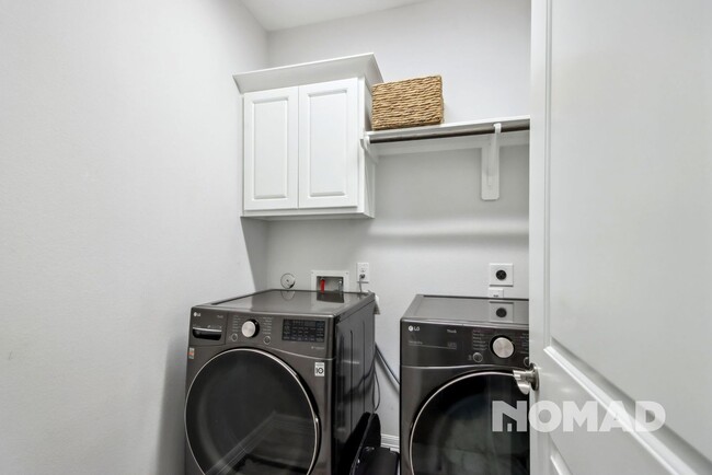 Building Photo - Spacious 4BA House in Manvel