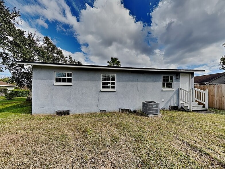 Building Photo - 502 Dunbar Ave