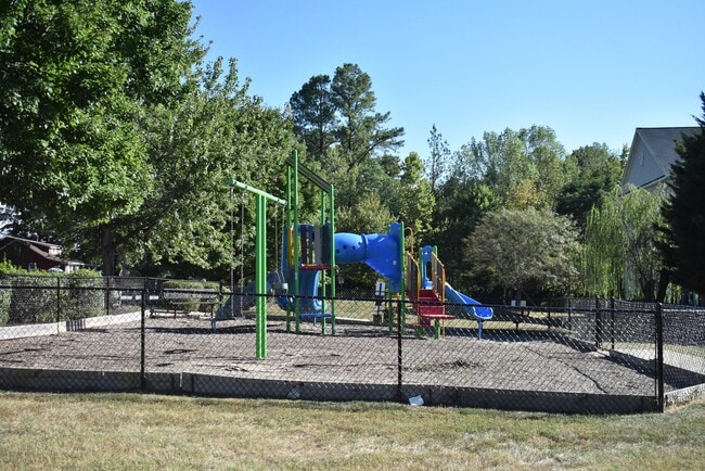 Building Photo - North Stafford End Unit Townhome !!