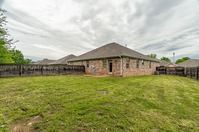 Building Photo - 83 Dakota Trail