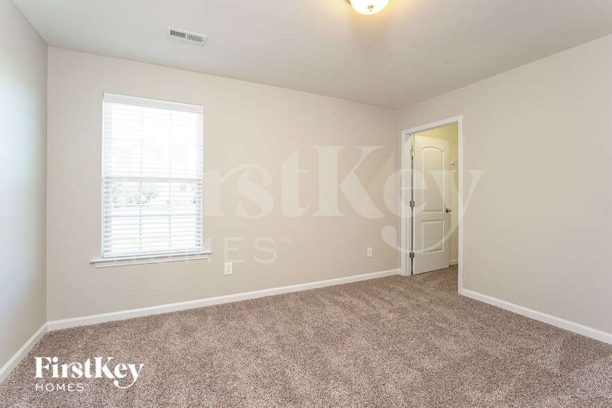 Building Photo - 101 Claystone Dr