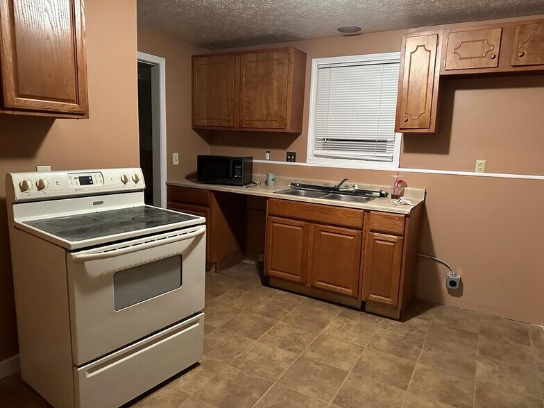 Building Photo - 662 Bailey Dr