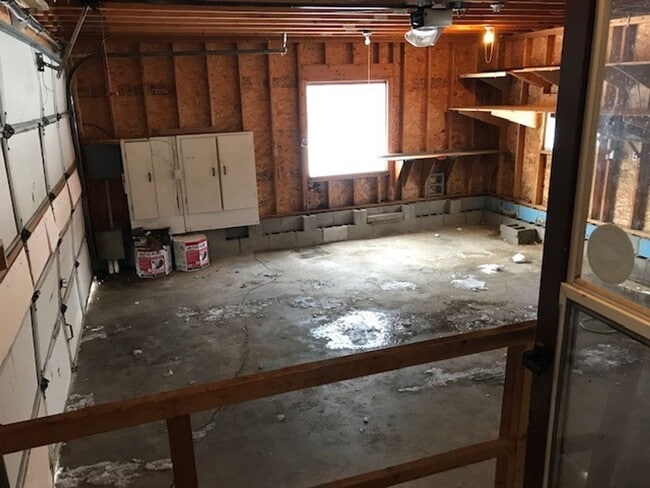 Building Photo - 4 Bedrooms, 2 Bathrooms Single Family Home in Crosslake, MN w/3 season porch