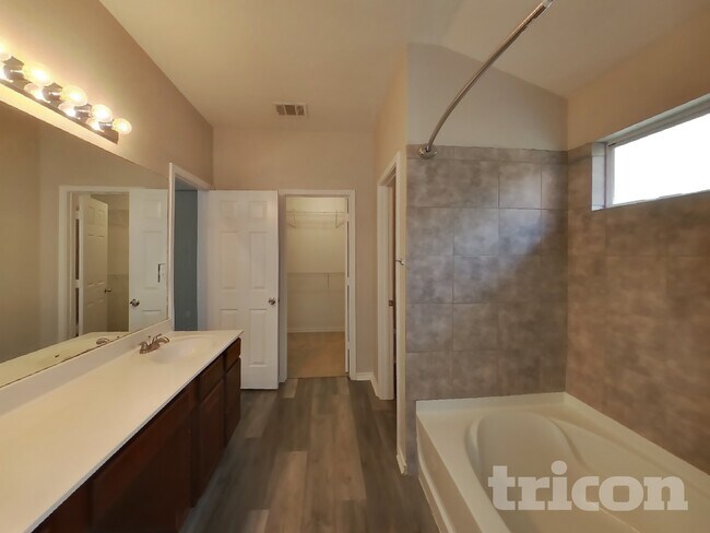 Building Photo - 9039 Thomas York Blvd