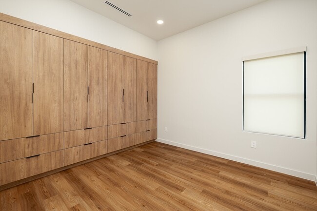 Building Photo - 713 Juniper Cir