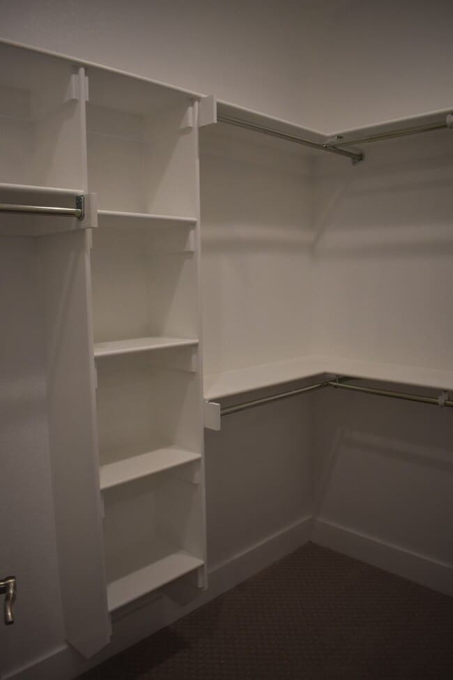 Building Photo - 4 Bedroom 3.5 Bathroom Home in the heart of Fayetteville, AR!!