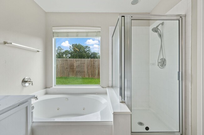 Building Photo - 2851 Sandberry Dr