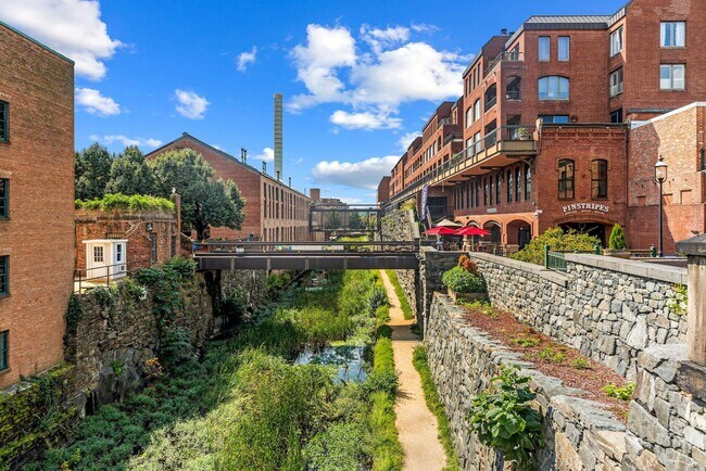 Building Photo - 1080 Wisconsin Ave NW