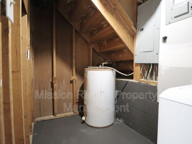 Building Photo - 618 Tarpley Rd