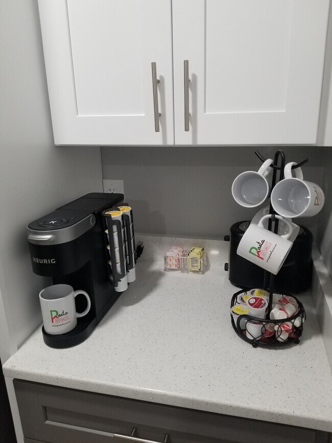 Building Photo - 2 Bigby St