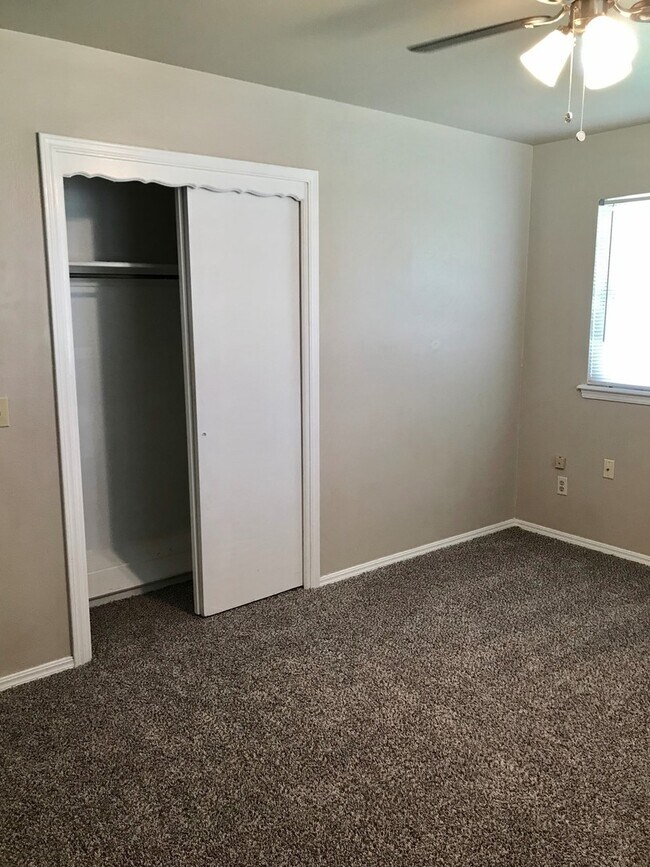 Building Photo - Beautifully Updated Vintage Home!