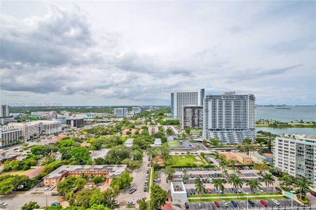 Building Photo - 501 NE 31st St