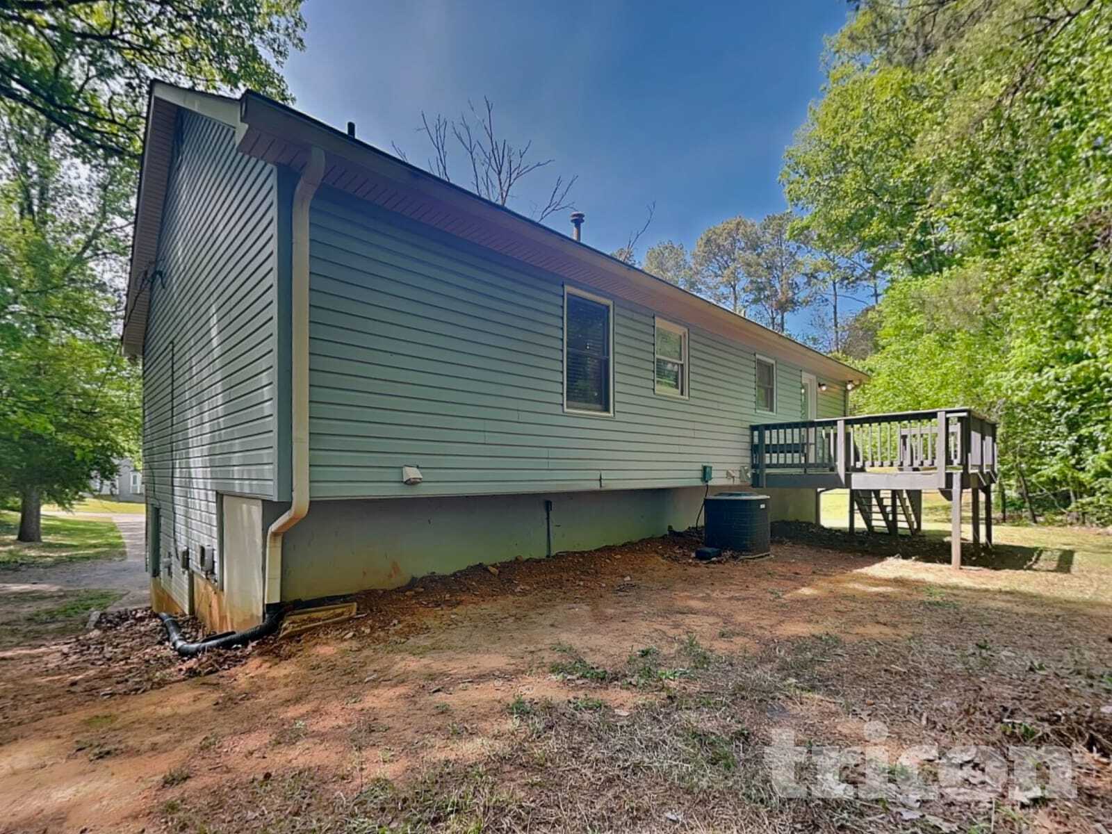 Building Photo - 2590 Mountain Brook Rd