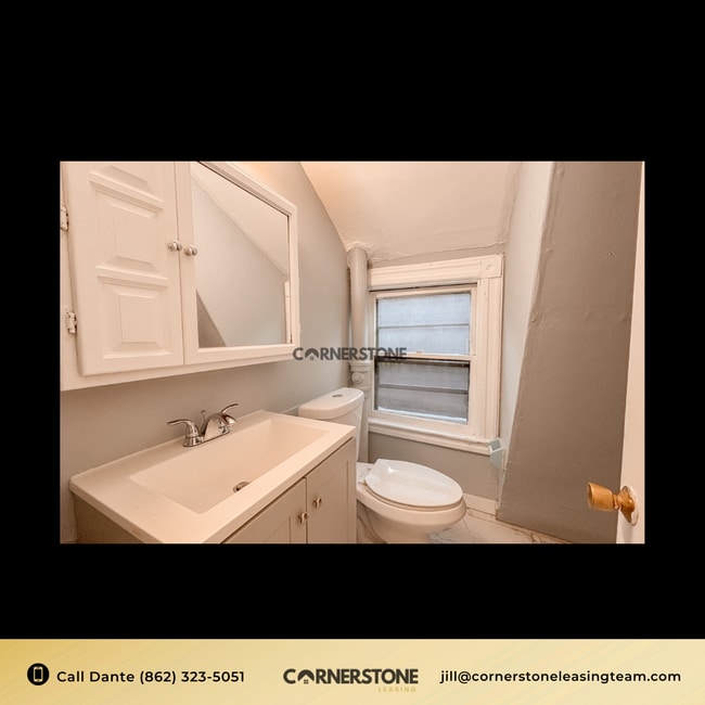 Building Photo - 211 N 19th St