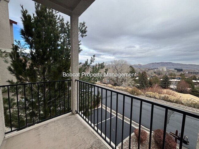 Building Photo - 1320 Thompson St