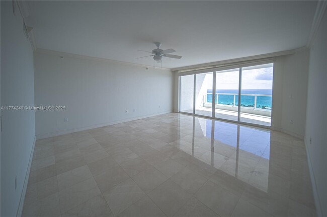 Building Photo - 20201 E Country Club Dr