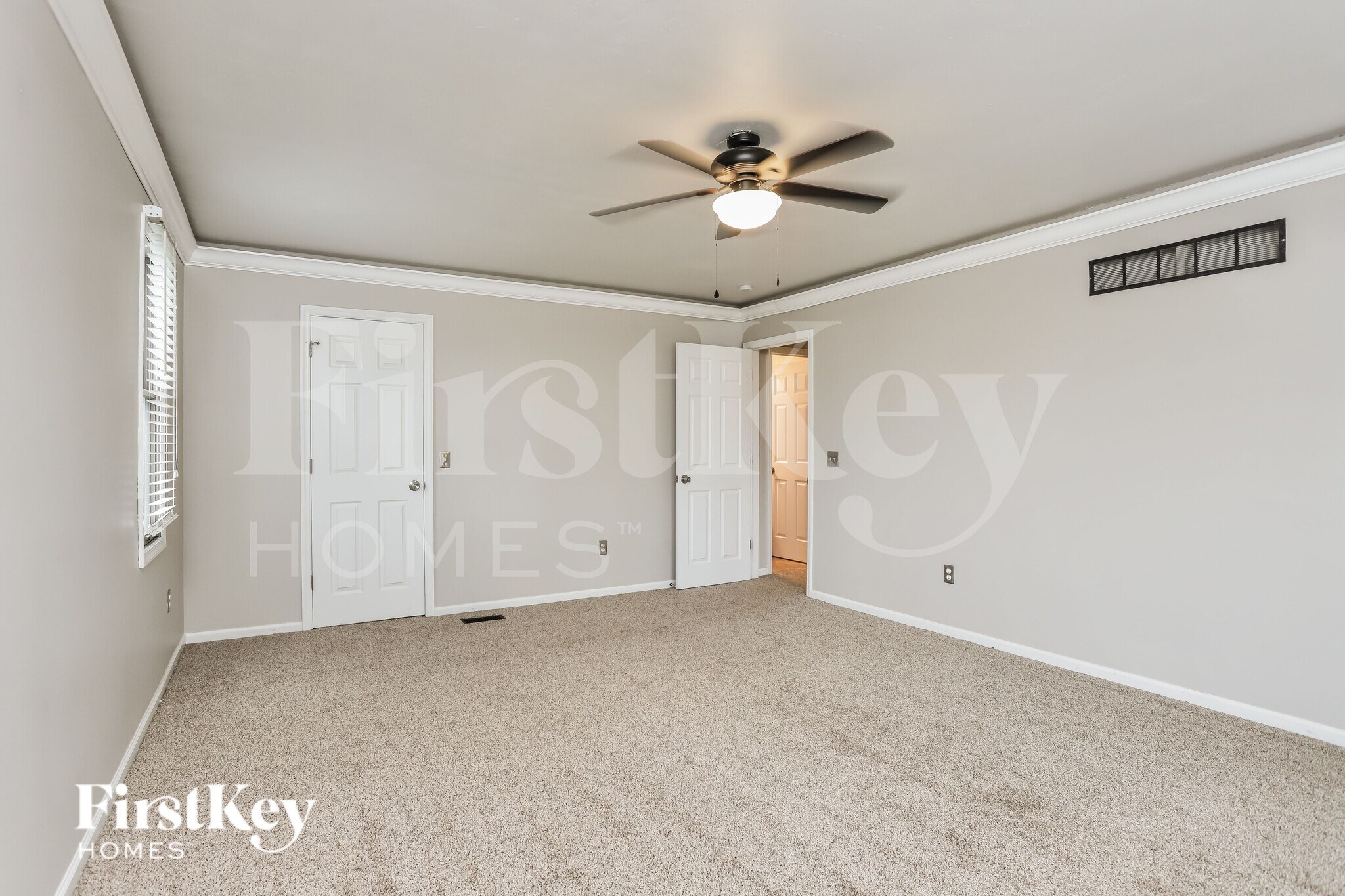 Building Photo - 416 Oak Pl