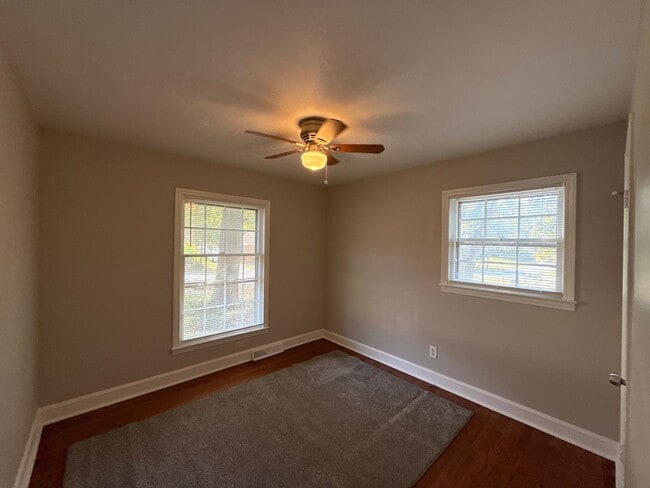 Building Photo - T.R. Lawing Realty Property
