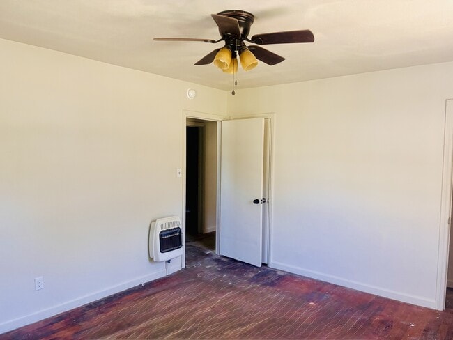 Building Photo - 806 Miller Ave