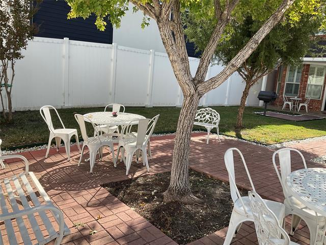 Building Photo - 2206 N Carroll Ave