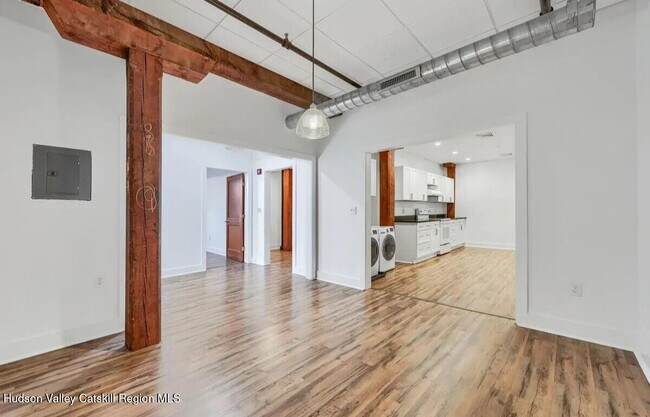 Building Photo - 15 Railroad Ave