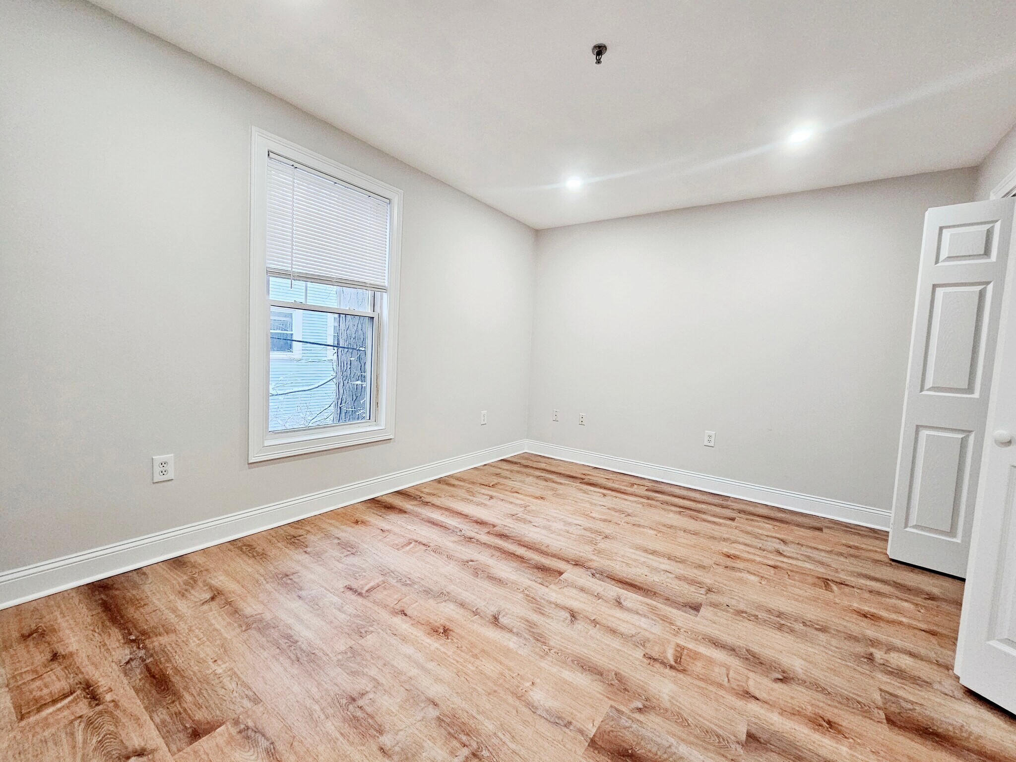 Building Photo - 135 Calumet St