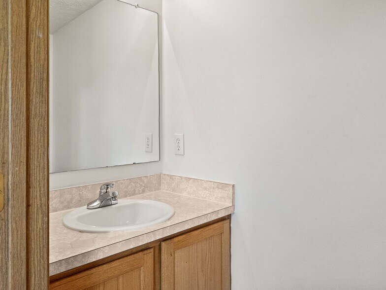 Building Photo - 8946 Trinity Cir