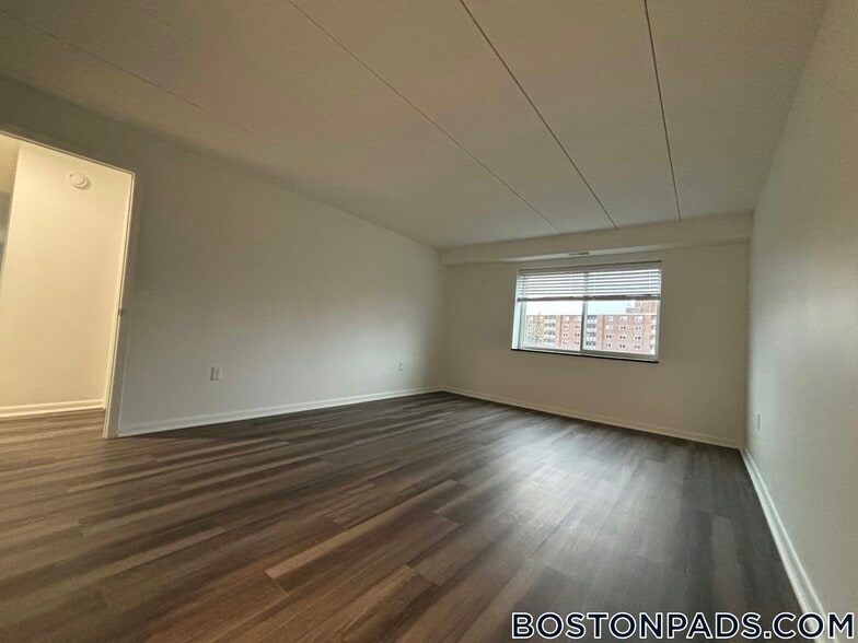 Building Photo - 51 Hill Rd