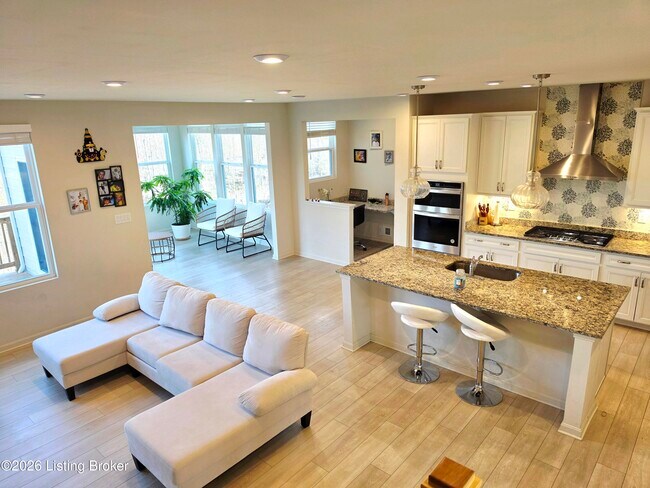 Building Photo - 17505 Shakes Creek Dr