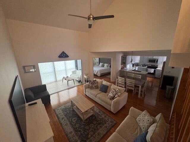 Building Photo - 2604 Fairway Dr N