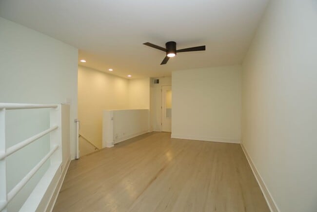 Building Photo - 949 W Grace St