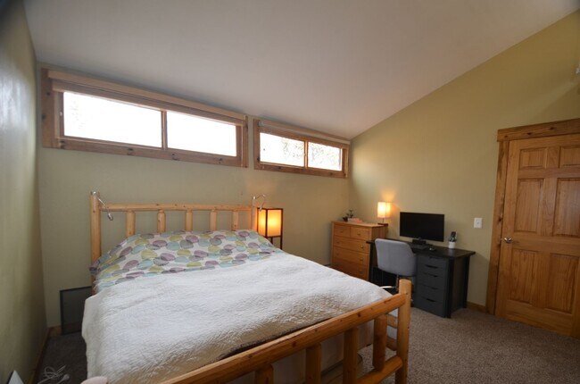 Building Photo - Flexible lease terms! Year available! Pets Negotiable!  Walk to town, community hot tub!