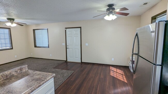 Building Photo - 3-bed home near Lake Manawa