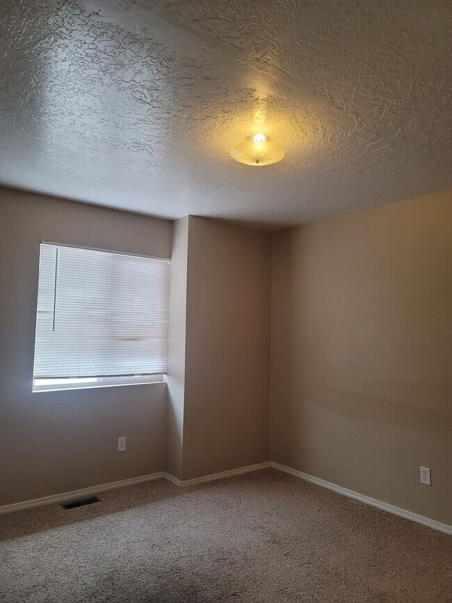 Building Photo - 88 Parque De Oeste Dr