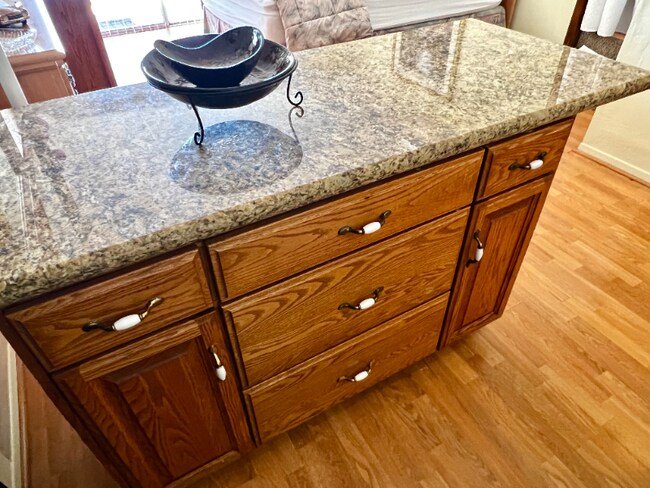 Building Photo - 3708 Linda Vista Dr