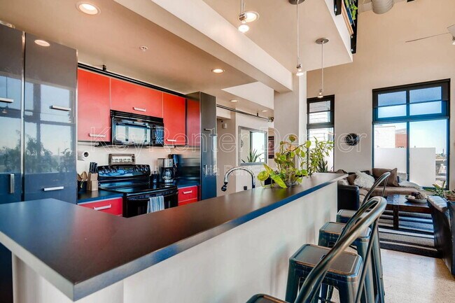 Building Photo - 3100 Huron St