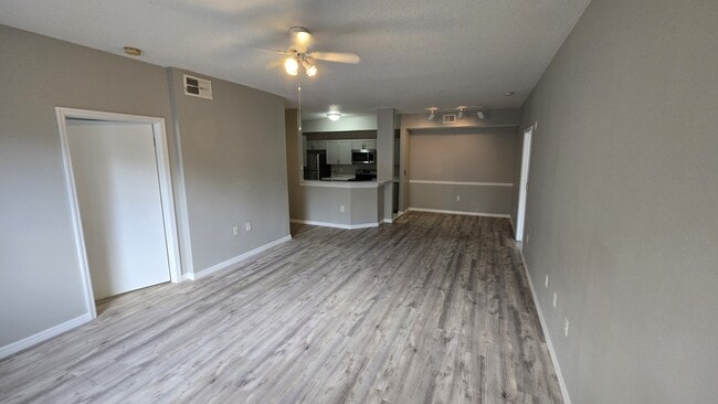 Building Photo - 5572 Metrowest Blvd