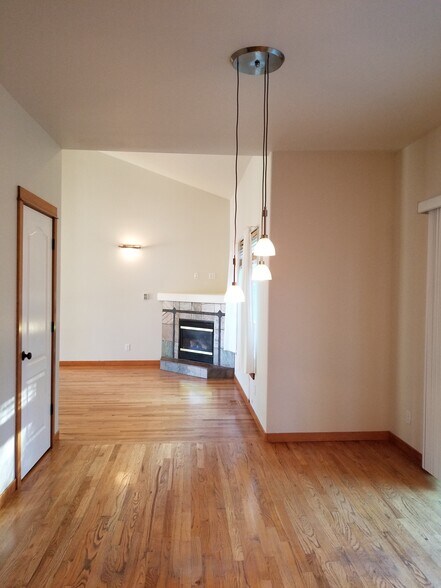 Building Photo - 3532 Skylark Loop