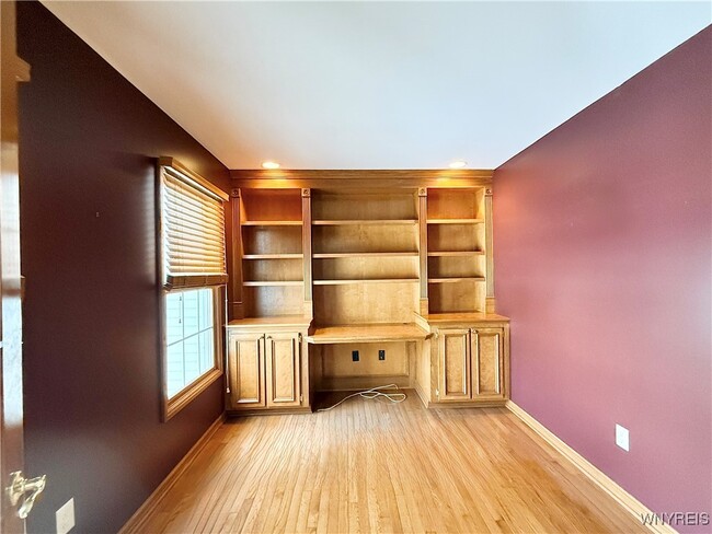 Building Photo - 175 Crown Royal Dr