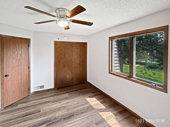 Building Photo - 5801 W 99th St