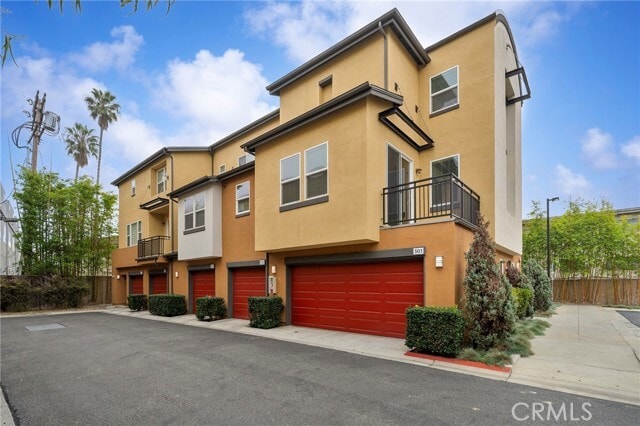 Building Photo - 8620 Belford Ave