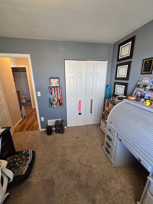 Building Photo - Spacious 5B/3B with Finished Basement Now Available!