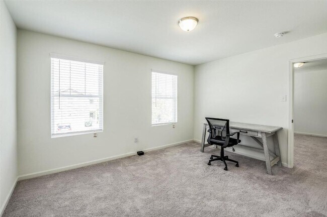 Building Photo - AVAILABLE NOW - Spacious 3-Bedroom Home in Monticello Park – 2 Living Areas, Granite Counters & L...