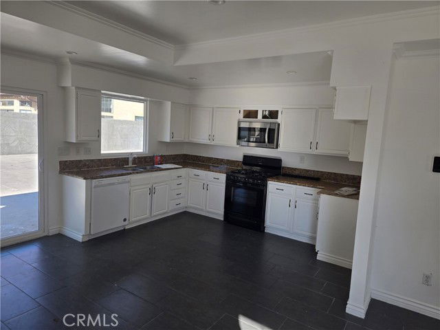 Building Photo - 2111 W Ave P8