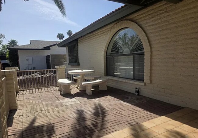 Building Photo - Spacious 4-Bedroom Home with Pool & RV Gate in Established Mesa Neighborhood