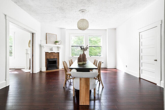 Building Photo - 5 Bed 5 Bath in Atlanta - Prime Location! ...
