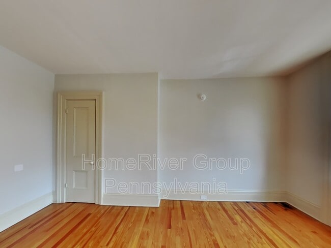 Building Photo - 118 S Hanover St