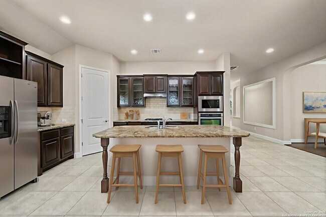 Building Photo - 723 Viento Point