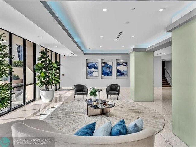 Building Photo - 20379 W Country Club Dr