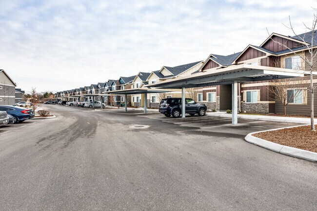 Building Photo - 872 N Maple Grove Rd